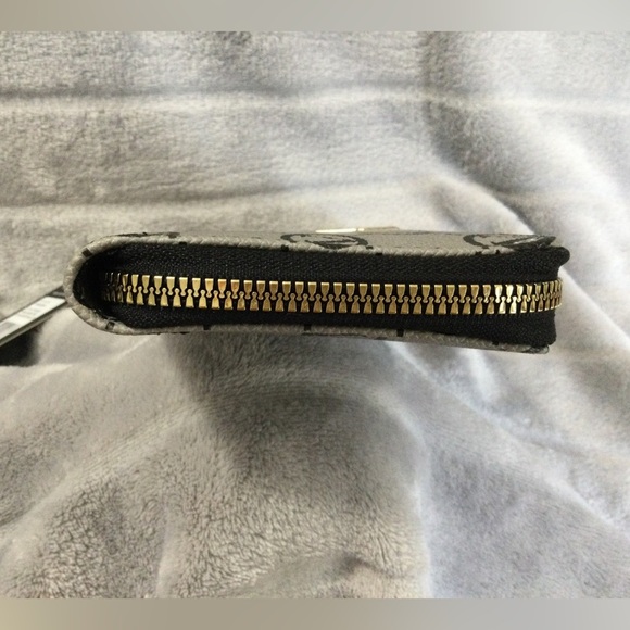 Vera New York Signature Zip Around Long Wallet NWT - Picture 8 of 10